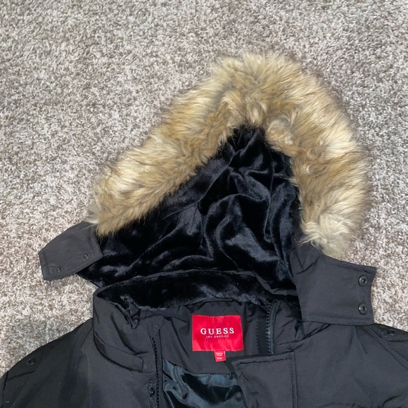 Guess xxl winter jacket with fur hood - Picture 3 of 4